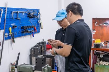 Vega Cylinders Assistenza Cina